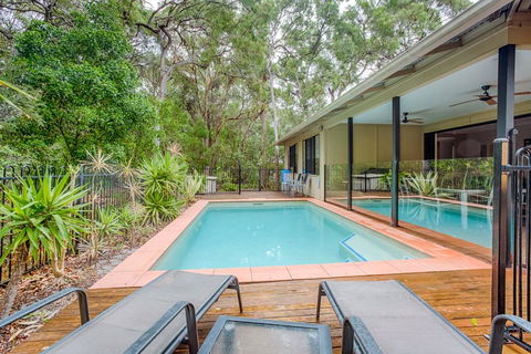 8 Ibis Court - Rainbow Shores, Swimming Pool, Walk To Beach, Executive Beach House - Tourism Caloundra 0