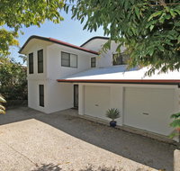 8 Springfield Avenue - Pet Friendly Linen Included - Tourism Caloundra