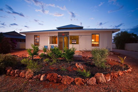 9 Skipjack Circle - Lovely Pet-Friendly Holiday Home With A Breezeway - Tourism Caloundra 0