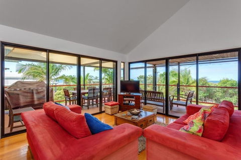 90 Cooloola Drive - Rainbow Beach, Luxury Beach House, Ocean Views - Tourism Caloundra 1
