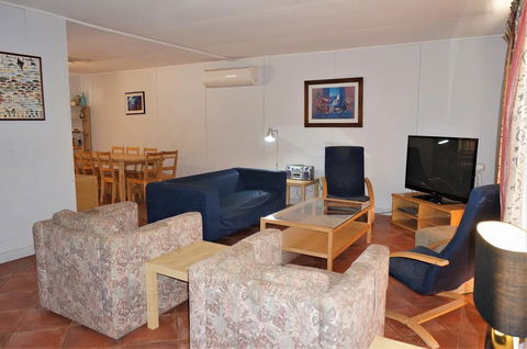 9a Krait Street - Close To The Town Centre - Tourism Caloundra 2