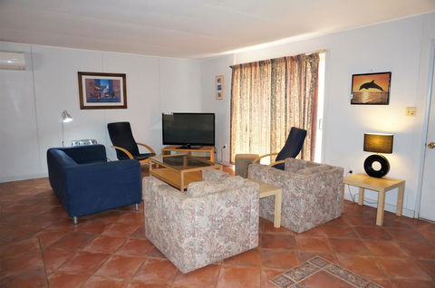 9a Krait Street - Close To The Town Centre - Tourism Caloundra 0