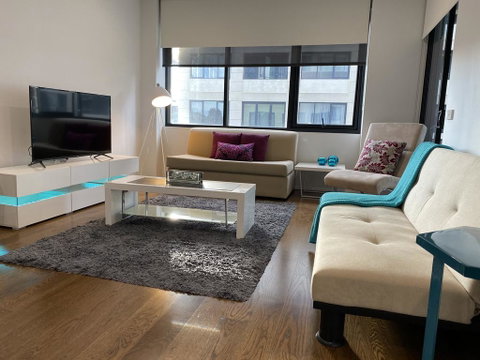 @Realm Modern Executive Apartment, 1BR, Wine, WiFi, Secure Parking, Canberra - Tourism Caloundra 0