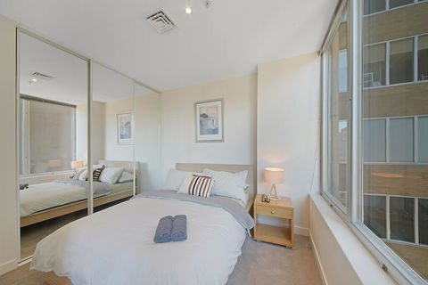 A Comfy & Central 2BR Apt Near Flinders Station - Tourism Caloundra 0
