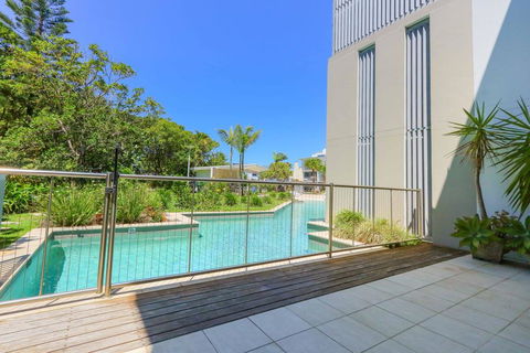 A Deluxe Swim Up - Drift Apartments South - Tourism Caloundra 1