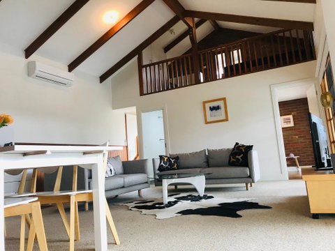 A Home Amongst The Gum Trees - Tourism Caloundra 1