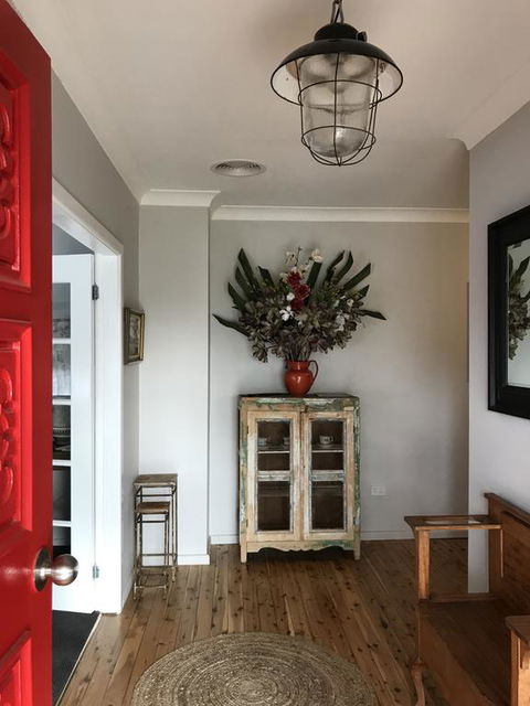 A House With A View, Molong. NSW - Tourism Caloundra 1