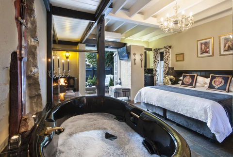 A Loft In The Mill Boutique Accommodation - Tourism Caloundra 3