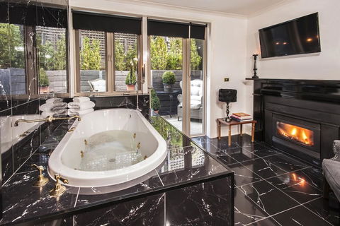 A Loft In The Mill Boutique Accommodation - Tourism Caloundra 1