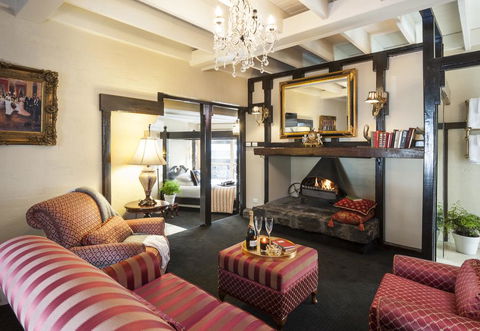 A Loft In The Mill Boutique Accommodation - Tourism Caloundra 2