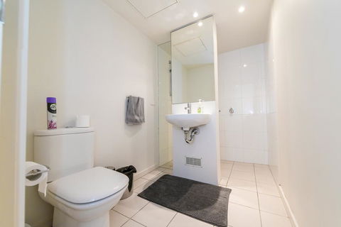 A NY Style Loft In Melbourne CBD - Tourism Caloundra 3