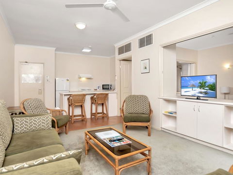 A Taste Of The Tropics - Tourism Caloundra 1