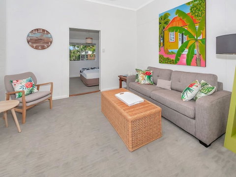A Touch Of The Bahamas On McKenzie MK3 - Tourism Caloundra 0