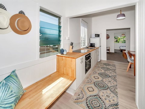 A Touch Of The Bahamas On McKenzie MK3 - Tourism Caloundra 3