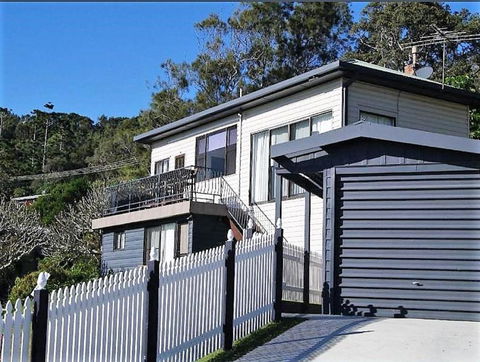 AAA Views, 2 View Street - Tourism Caloundra 1