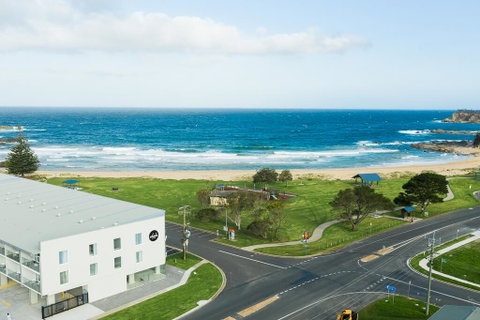 Abode Malua Bay - Tourism Caloundra 3