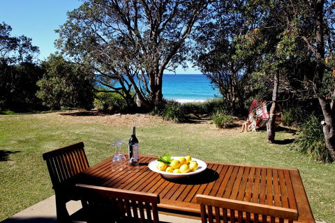 Absolute Beachfront Mollymook - Tourism Caloundra 1