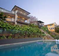 Absolute Waterfront Lakehouse Fishing Point Waterfront Pool Jetty - Tourism Caloundra