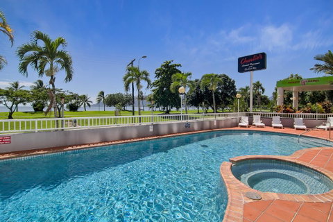 Acacia Court Hotel - Tourism Caloundra 1