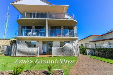Acacia Kingscliff Town Holiday Apartment - Tourism Caloundra 0