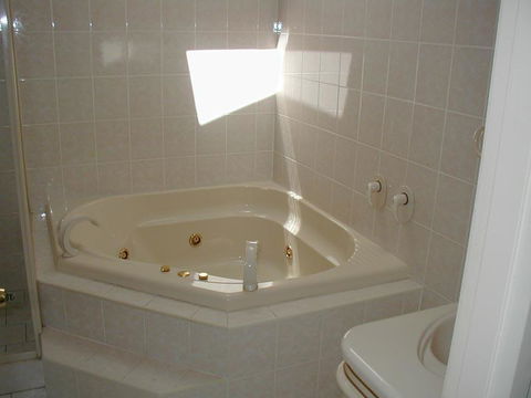 Accommodation Sydney North - Forestville 4 Bedroom 2 Bathroom House - Tourism Caloundra 3