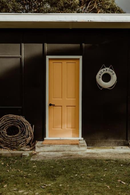 Dune Shack - On The Beach, 10 Minutes From Port Arthur - Tourism Caloundra 2