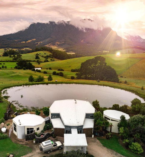 Eagles Nest Retreat - Tourism Caloundra 0