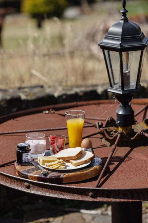 Eagles Nest Retreat - Tourism Caloundra 1