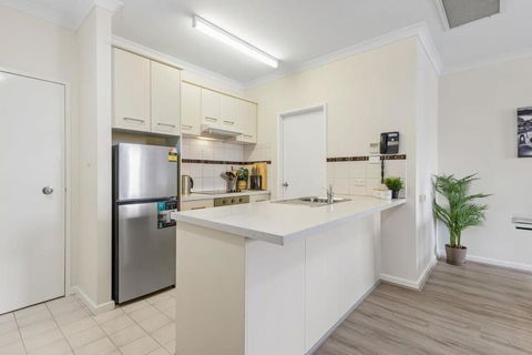 East Perth Apartment With Free Wi-Fi And Parking - Tourism Caloundra 3