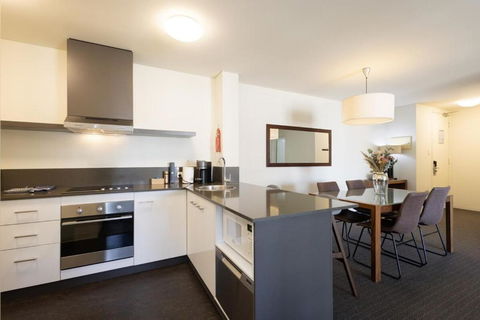 East Perth CBD Apartment Close To The Swan River - Tourism Caloundra 0