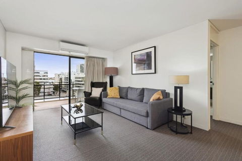 East Perth CBD Apartment Close To The Swan River - Tourism Caloundra 4