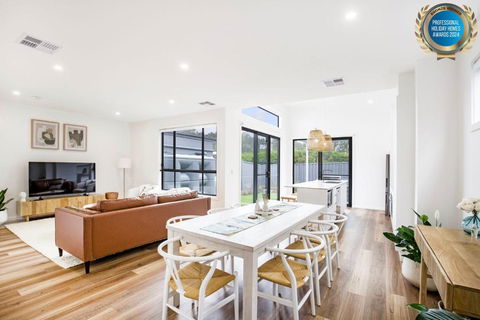 East Side Sands - Pet Friendly - 5 Mins Walk To Beach - Tourism Caloundra 0