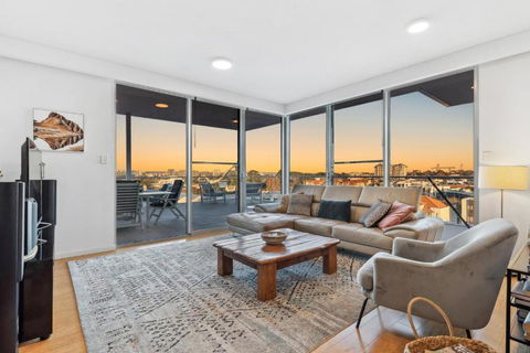 EAST34/60 - Urban Sanctuary - Tourism Caloundra 0