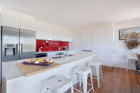 EAST52A - Lake Views - Tourism Caloundra 2