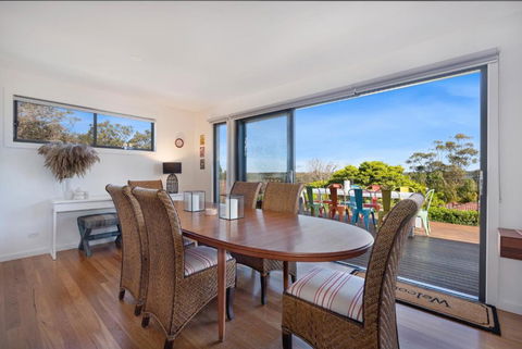 EAST52A - Lake Views - Tourism Caloundra 3