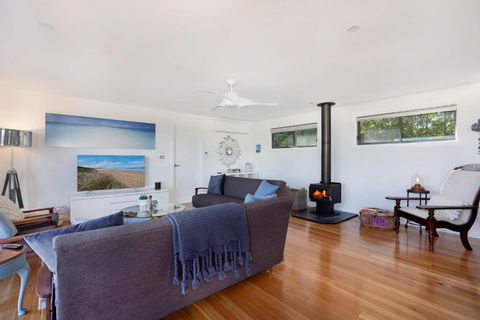 EAST52A - Lake Views - Tourism Caloundra 1