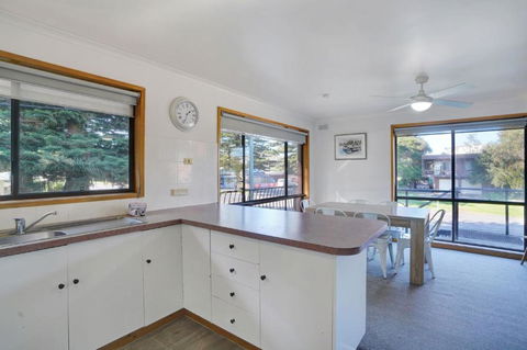 Eastern Beach Unit 7 - Tourism Caloundra 0