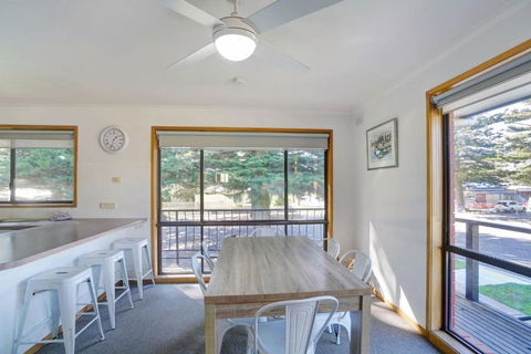 Eastern Beach Unit 7 - Tourism Caloundra 2