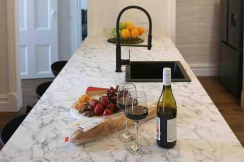 EDW19 - Stylish 2-Bed, 2-Bath Townhose In Drummoyne - Tourism Caloundra 1