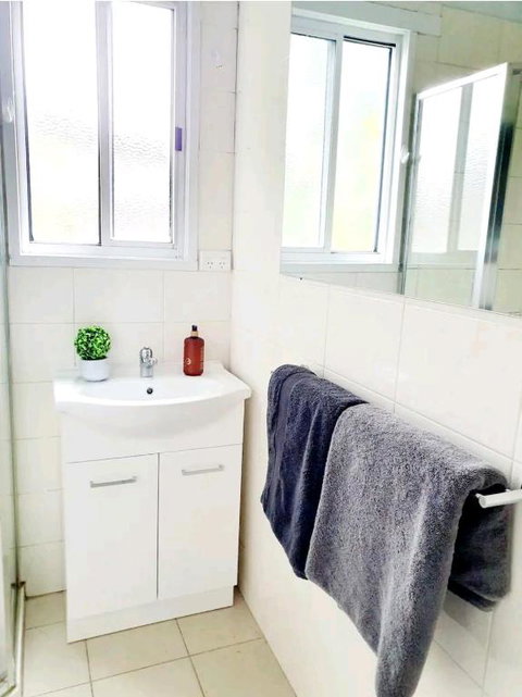Entire 3 Bedroom Doveton House, No Sharing - Tourism Caloundra 4