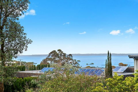Evans Beach Retreat - Tourism Caloundra 1