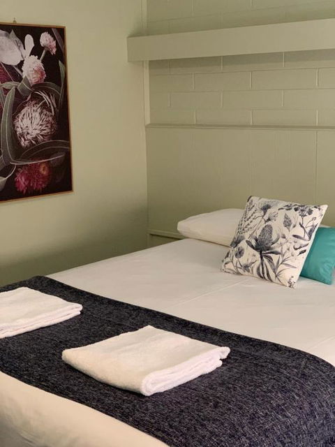 Finley Country Club Hotel Motel - Tourism Caloundra 3