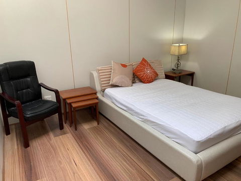Gold Glow Inn - Tourism Caloundra 4
