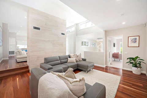Gawul House - Tourism Caloundra 4