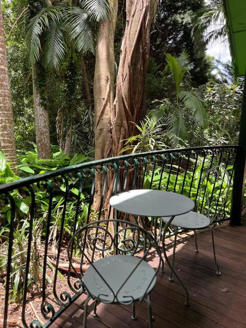 Gallery Walk Chalets - Tamborine Mountain - Tourism Caloundra 1