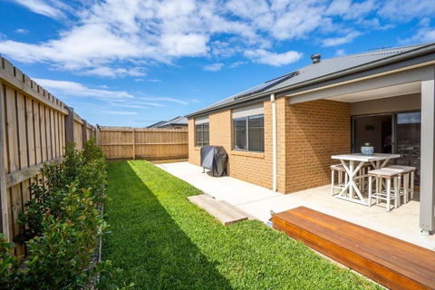 Golden Glow - Expansive Family Home In Bellarine - Tourism Caloundra 2