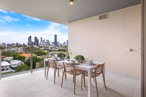 Gabba Oasis:Luxury 3BRM Apt Pool - Tourism Caloundra 3