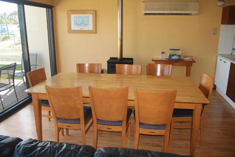Gabbadah Beach House - Tourism Caloundra 3