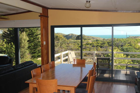 Gabbadah Beach House - Tourism Caloundra 1