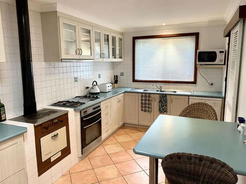 Gale Street Retreat Busselton - Tourism Caloundra 2